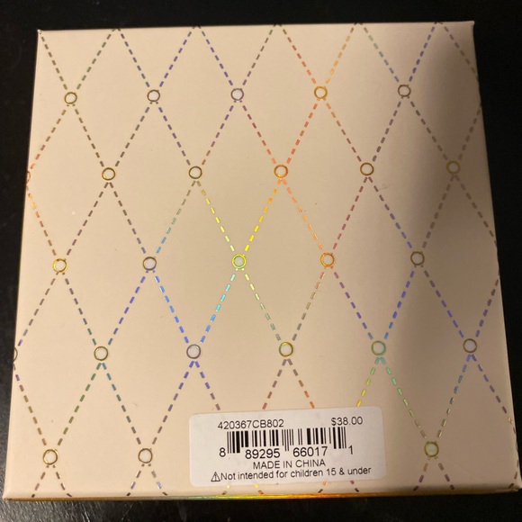 NWT in BOX Betsey Johnson Earrings - Picture 3 of 3